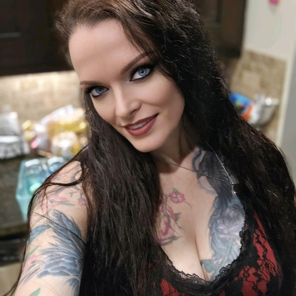 Welcome to my 2nd closet, You will find there's No Judgements or Negativity here - Picture 1 of 17